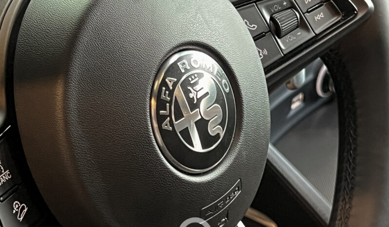ALFA ROMEO STELVIO VELOCE 2022 lleno