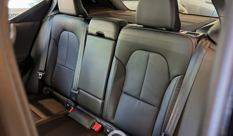 VOLVO XC40 B4 ULTIMATE 2024 lleno