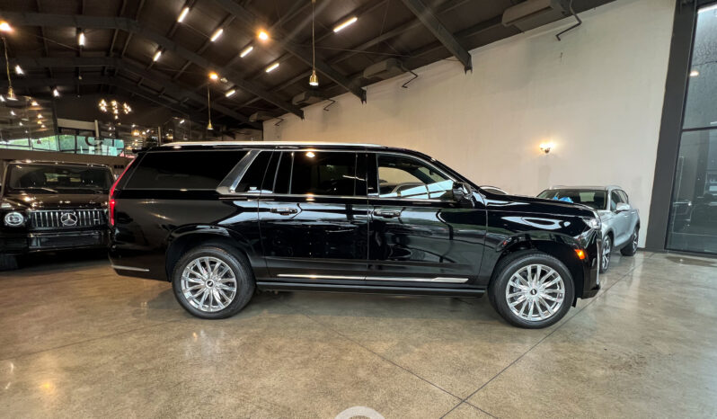 CADILLAC ESCALADE ESV 600 2023 lleno