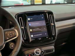 VOLVO XC40 B5 AWD 2024 lleno