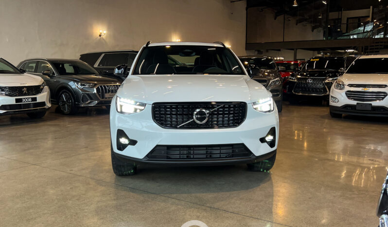 VOLVO XC40 B5 AWD 2024 lleno