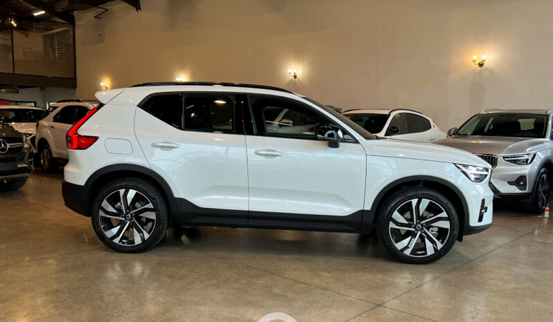 VOLVO XC40 B5 AWD 2024 lleno