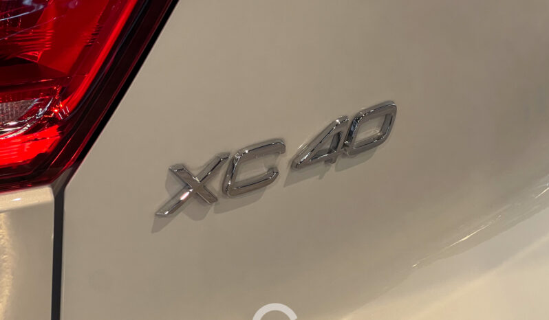 VOLVO XC40 B5 AWD 2024 lleno