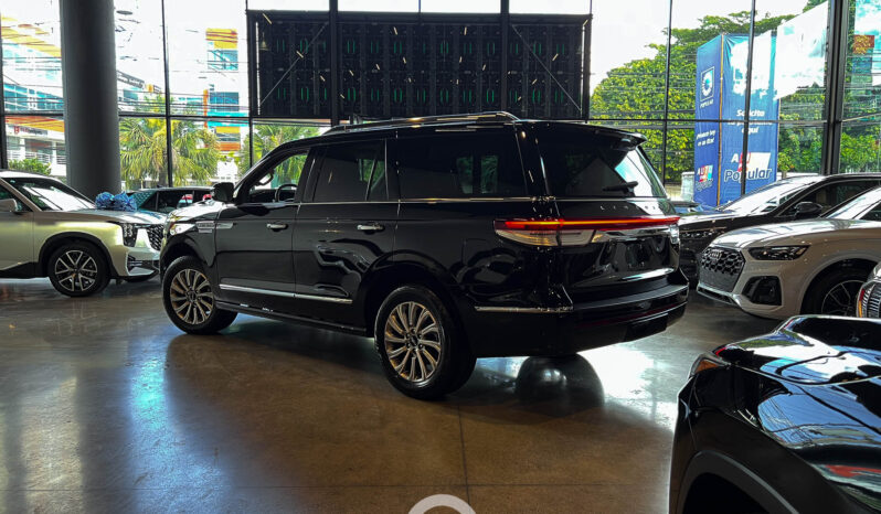 Lincoln Navigator Premier 2023 lleno