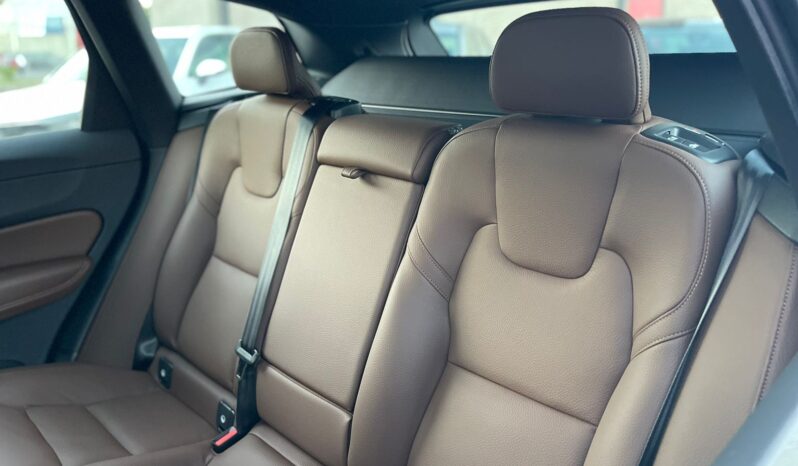 Volvo XC60 Plus B5 2024 lleno