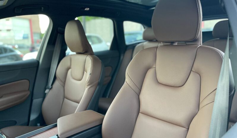 Volvo XC60 Plus B5 2024 lleno