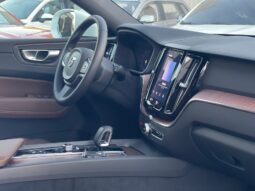Volvo XC60 Plus B5 2024 lleno