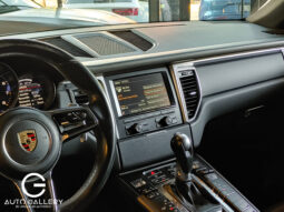 PORSCHE MACAN  2016