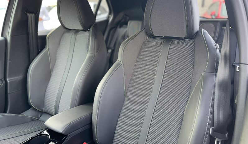 Peugeot 2008 GT Líne 2025 lleno