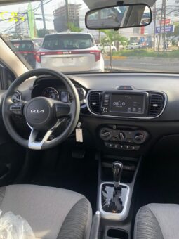 KIA SOLUTO 2025 lleno