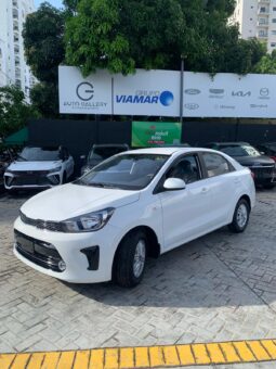 KIA SOLUTO 2025 lleno