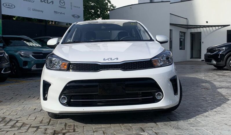 KIA SOLUTO 2025 lleno