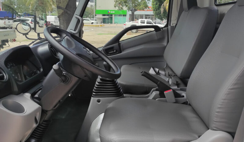 Hino 300 2024 19 Pies en Chasis lleno