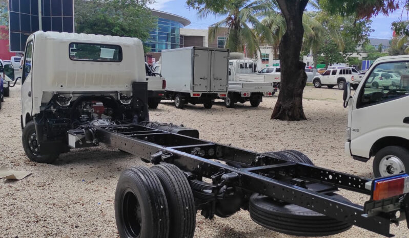 Hino 300 2024 19 Pies en Chasis lleno