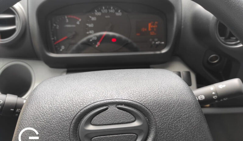 Hino 300 2024 19 Pies en Chasis lleno