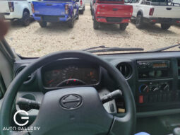 Hino 300 2024 19 Pies en Chasis lleno