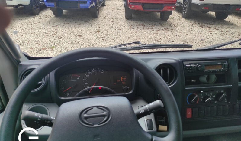 Hino 300 2024 19 Pies en Chasis lleno