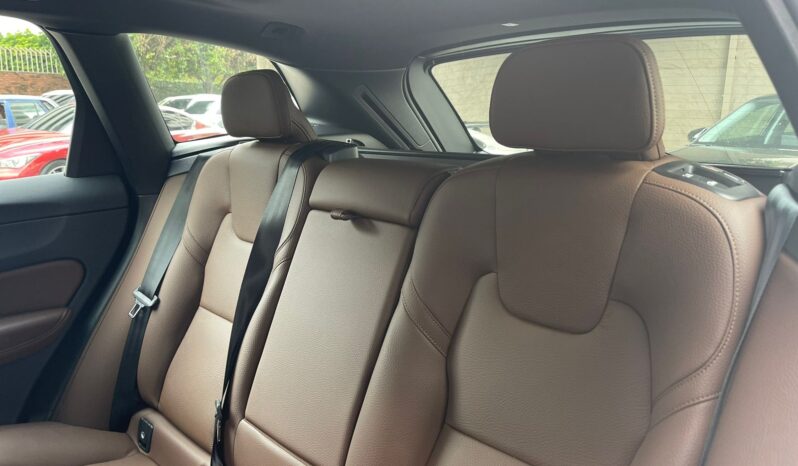 VOLVO XC60 B5 PLUS 2024 lleno