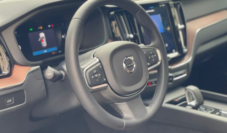 VOLVO XC60 B5 PLUS 2024 lleno