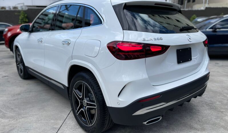 MERCEDES-BENZ CLASE GLA200 2025 lleno