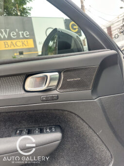 Volvo XC40 Ultimate Dark B5 2024 lleno