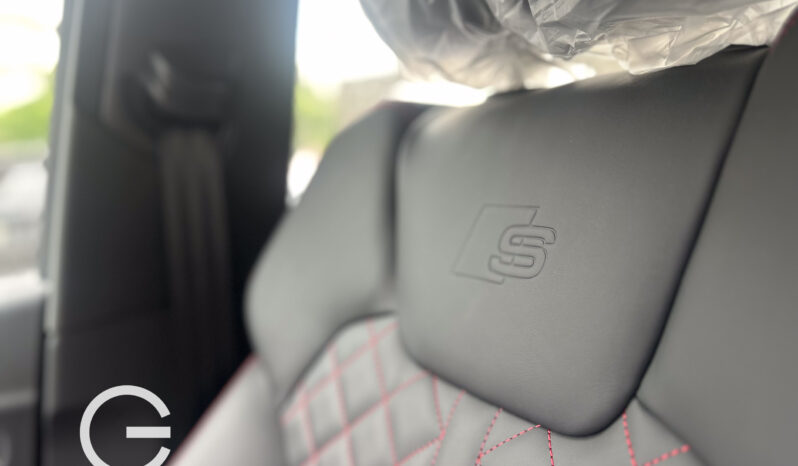Volvo XC40 Ultimate Dark B5 2024 lleno