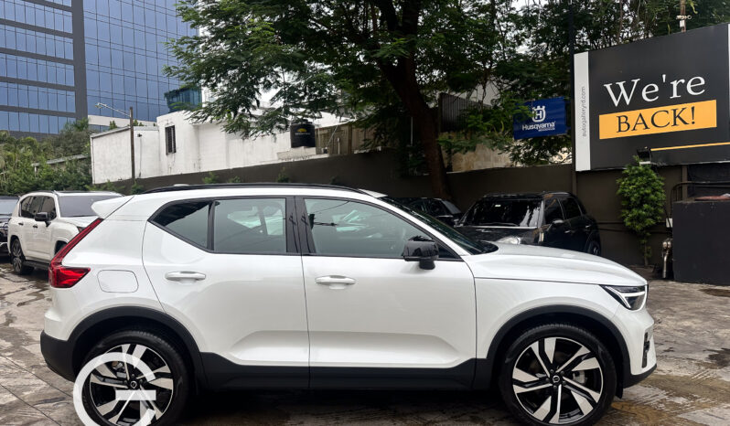 Volvo XC40 Ultimate Dark B5 2024 lleno