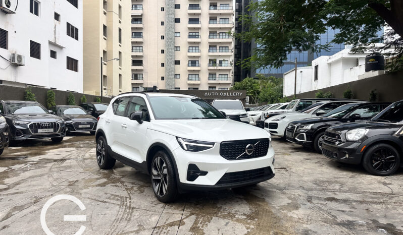 Volvo XC40 Ultimate Dark B5 2024 lleno
