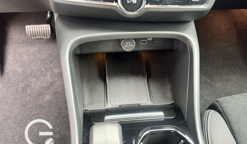 Volvo XC40 Ultimate Dark B5 2024 lleno