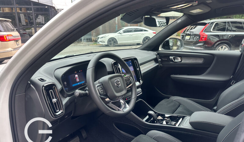 Volvo XC40 Ultimate B4 2024 lleno