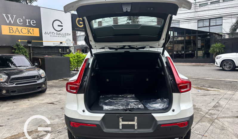 Volvo XC40 Ultimate Dark B5 2024 lleno