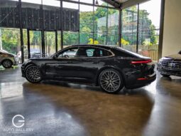 Porsche Panamera 4 2025 lleno