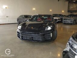 Porsche Panamera 4 2025 lleno