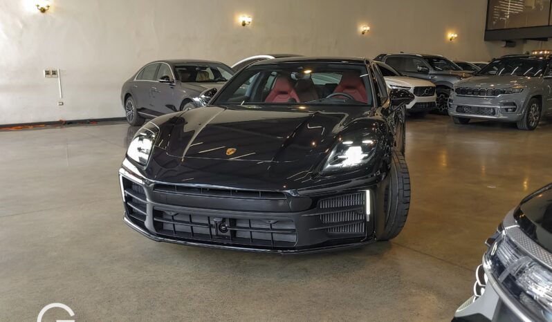 Porsche Panamera 4 2025 lleno