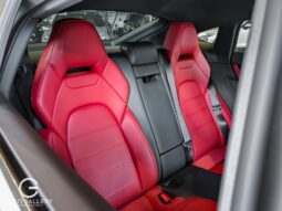 Porsche Panamera 4 2025 lleno