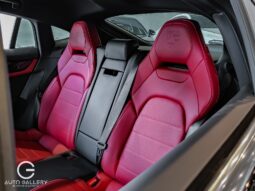 Porsche Panamera 4 2025 lleno