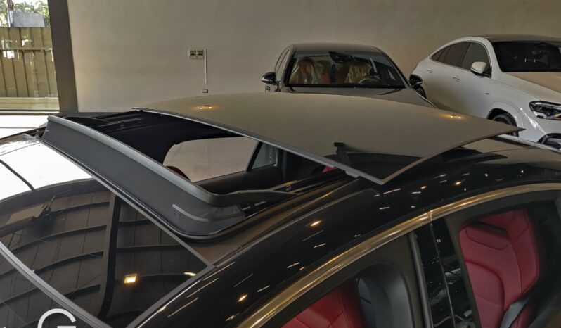 Porsche Panamera 4 2025 lleno