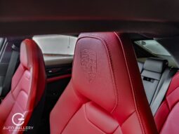 Porsche Panamera 4 2025 lleno