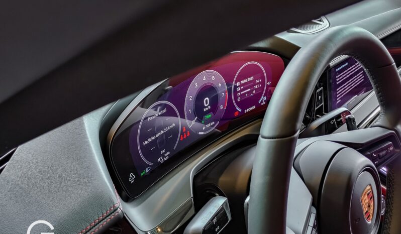 Porsche Panamera 4 2025 lleno