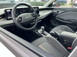 KIA K3 CROSS 2025 lleno