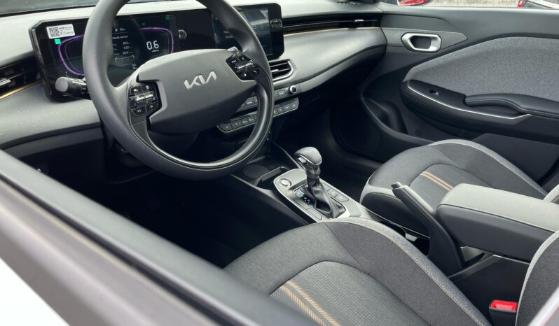 KIA K3 CROSS 2025 lleno