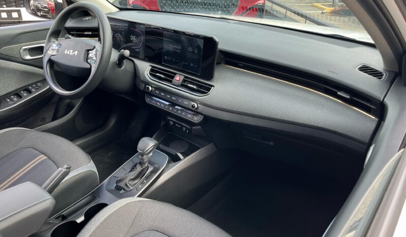 KIA K3 CROSS 2025 lleno