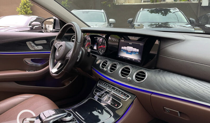 MERCEDES BENZ E300 2017 lleno