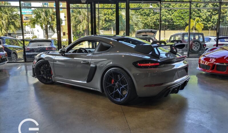 Porsche GT4 RS 2024 lleno