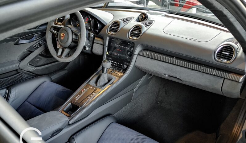 Porsche GT4 RS 2024 lleno