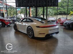 Porsche 911 Carrera 2025 lleno