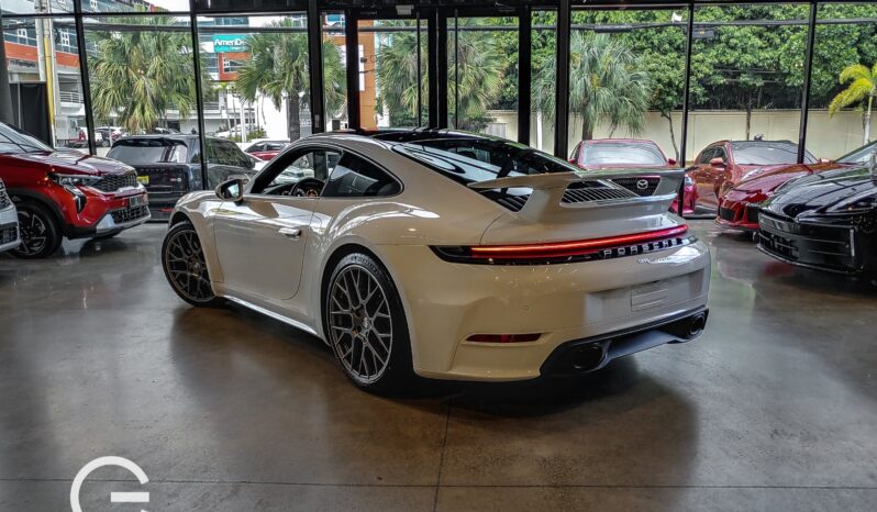 Porsche 911 Carrera 2025 lleno