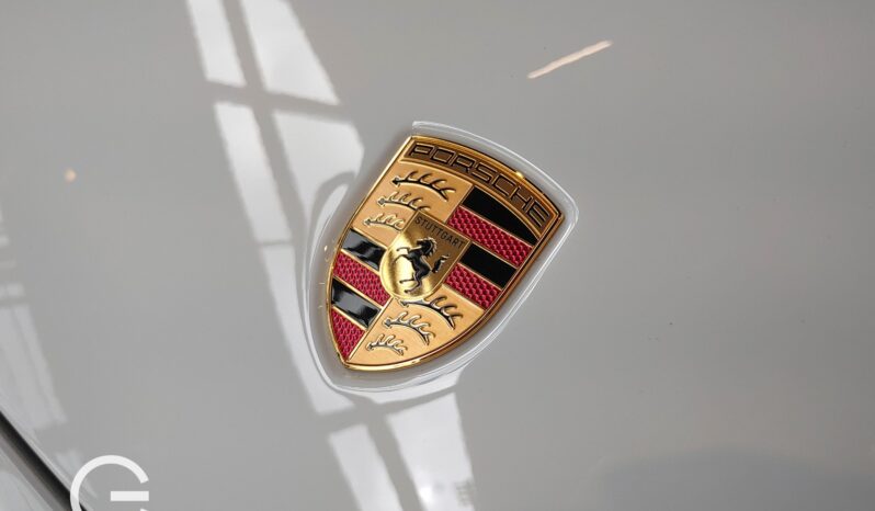 Porsche 911 Carrera 2025 lleno