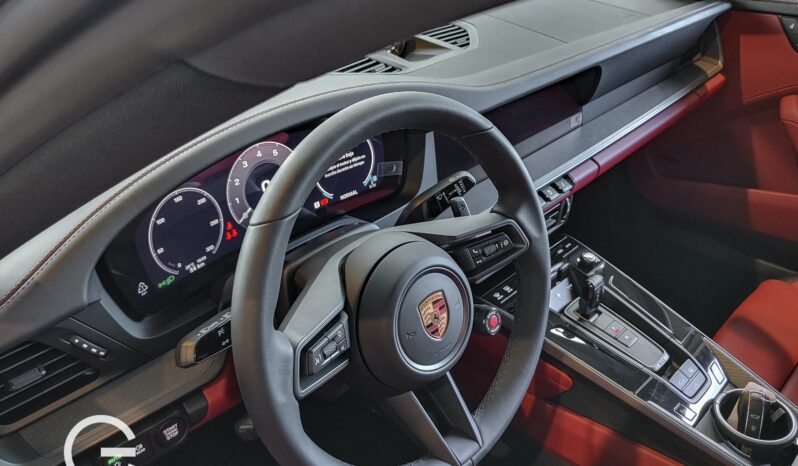 Porsche 911 Carrera 2025 lleno