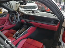 Porsche 911 Carrera 2025 lleno